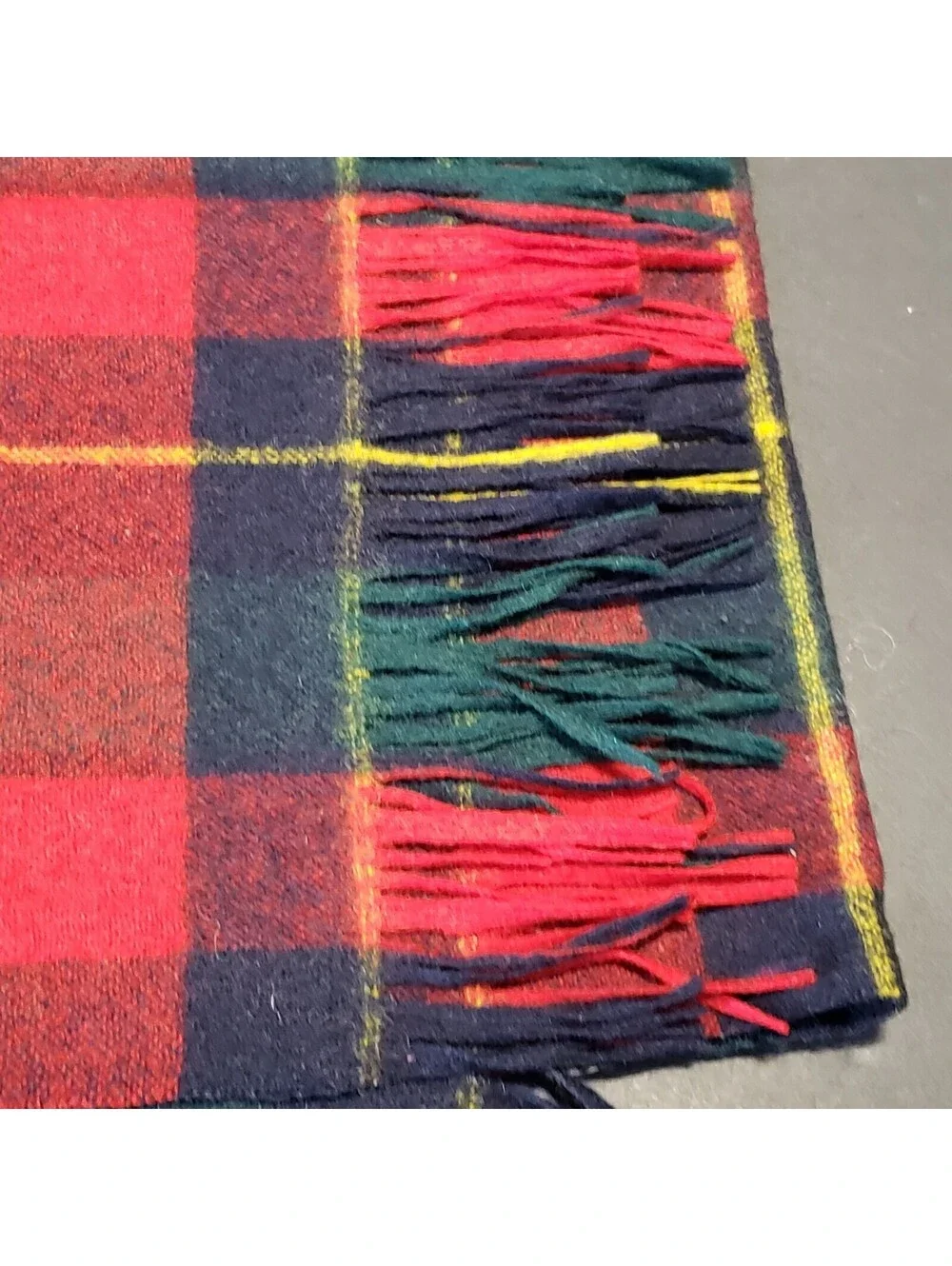 Pendleton 100% Virgin Wool Scarf Red Green Blue Plaid Tartan Fringe USA 51x12